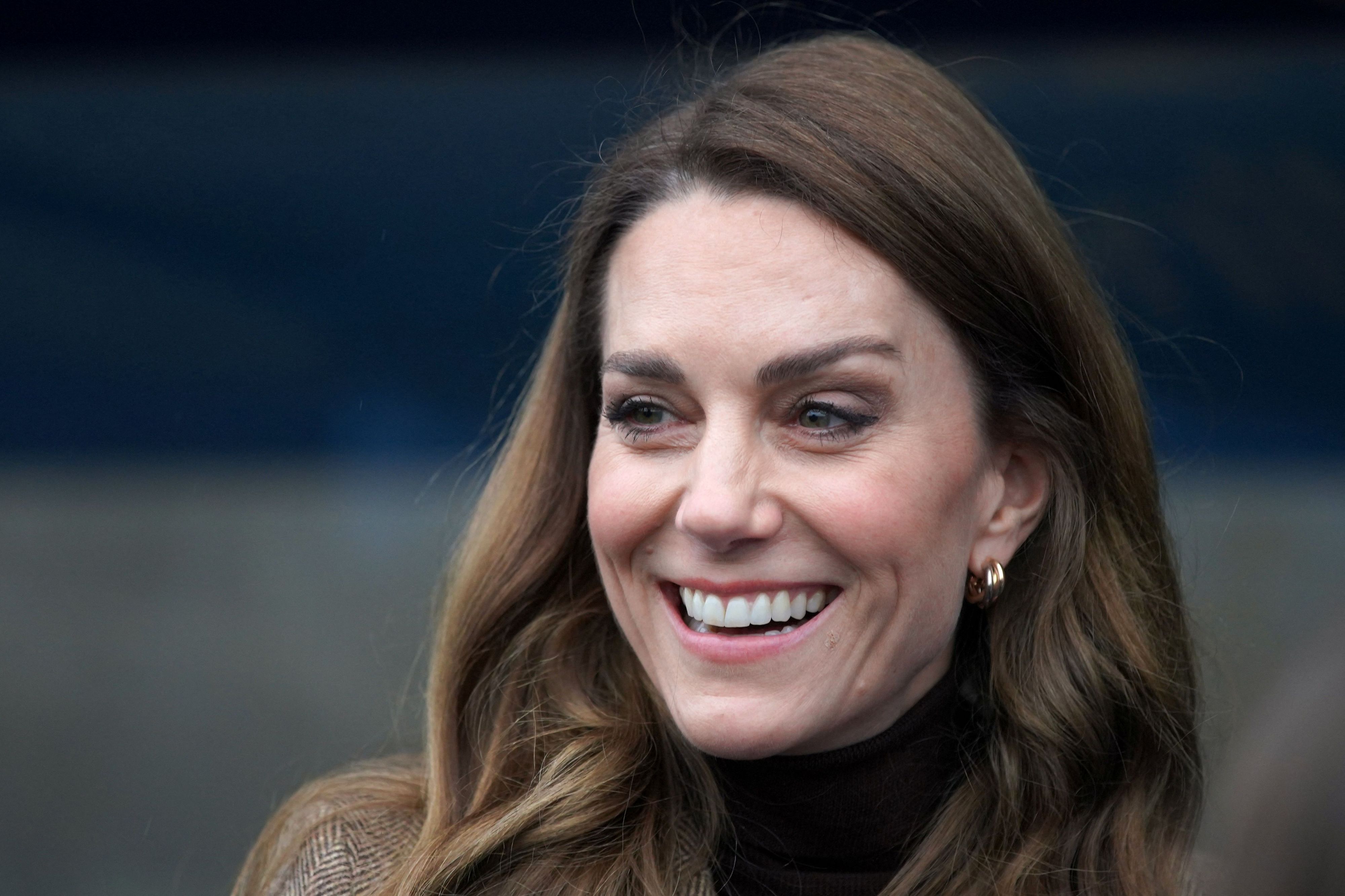 Prinzessin Kate lacht.