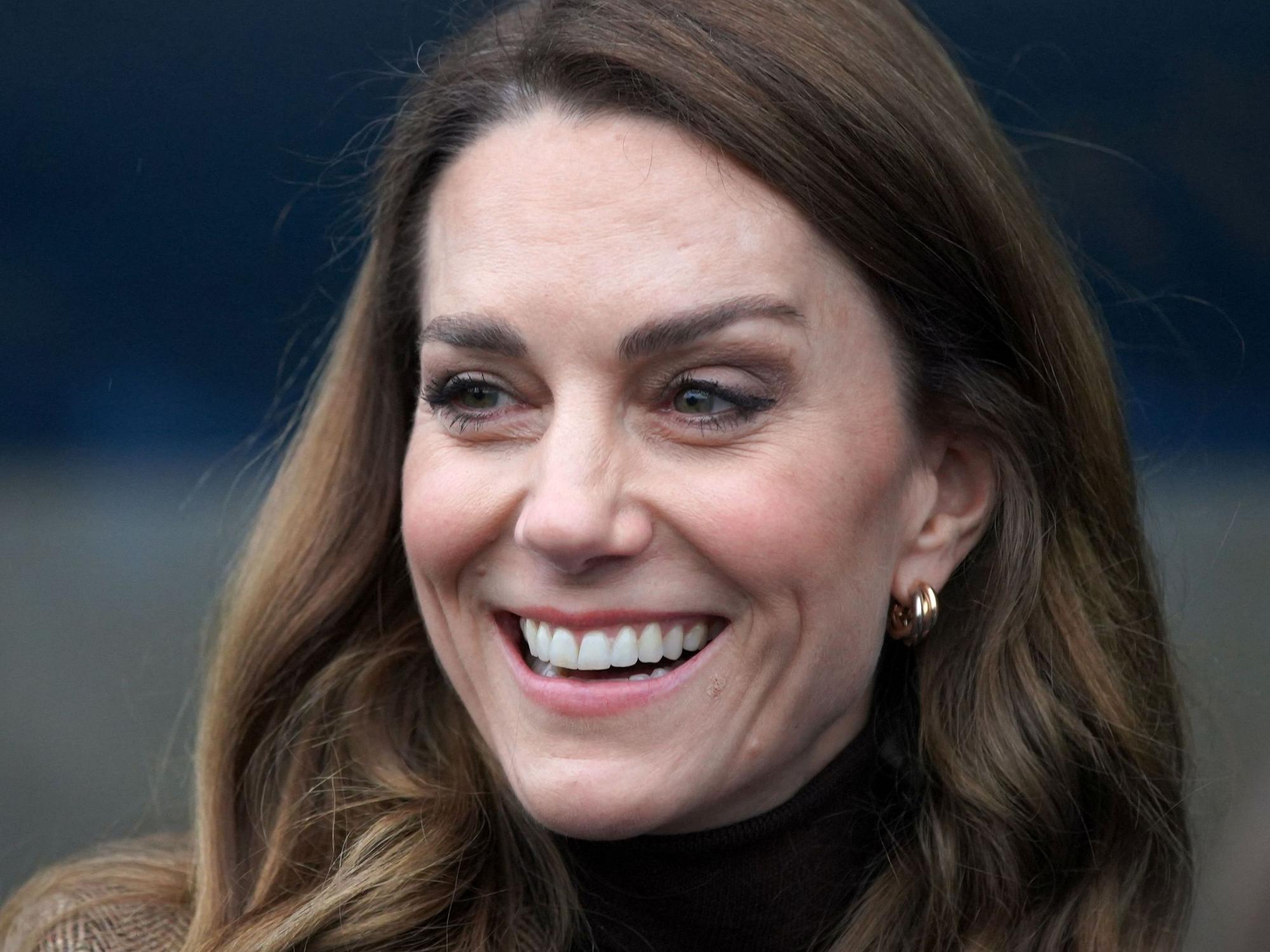 Prinzessin Kate lacht.