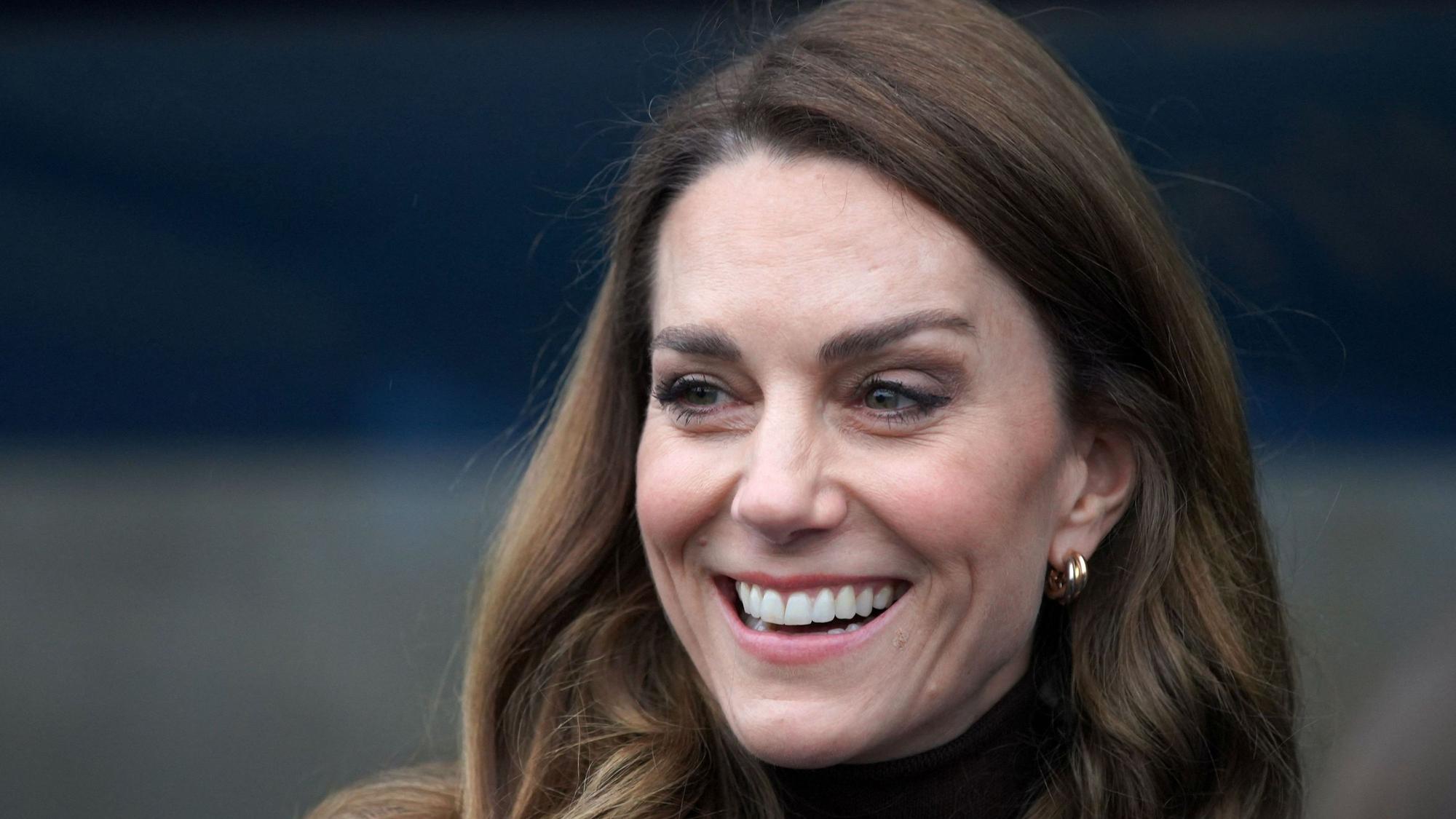 Prinzessin Kate lacht.