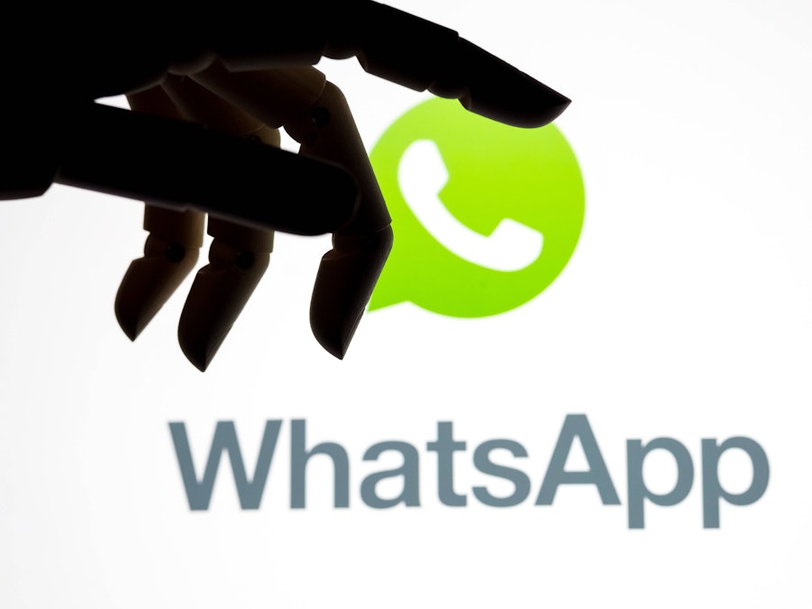 Hand und Kommunikationssymbol