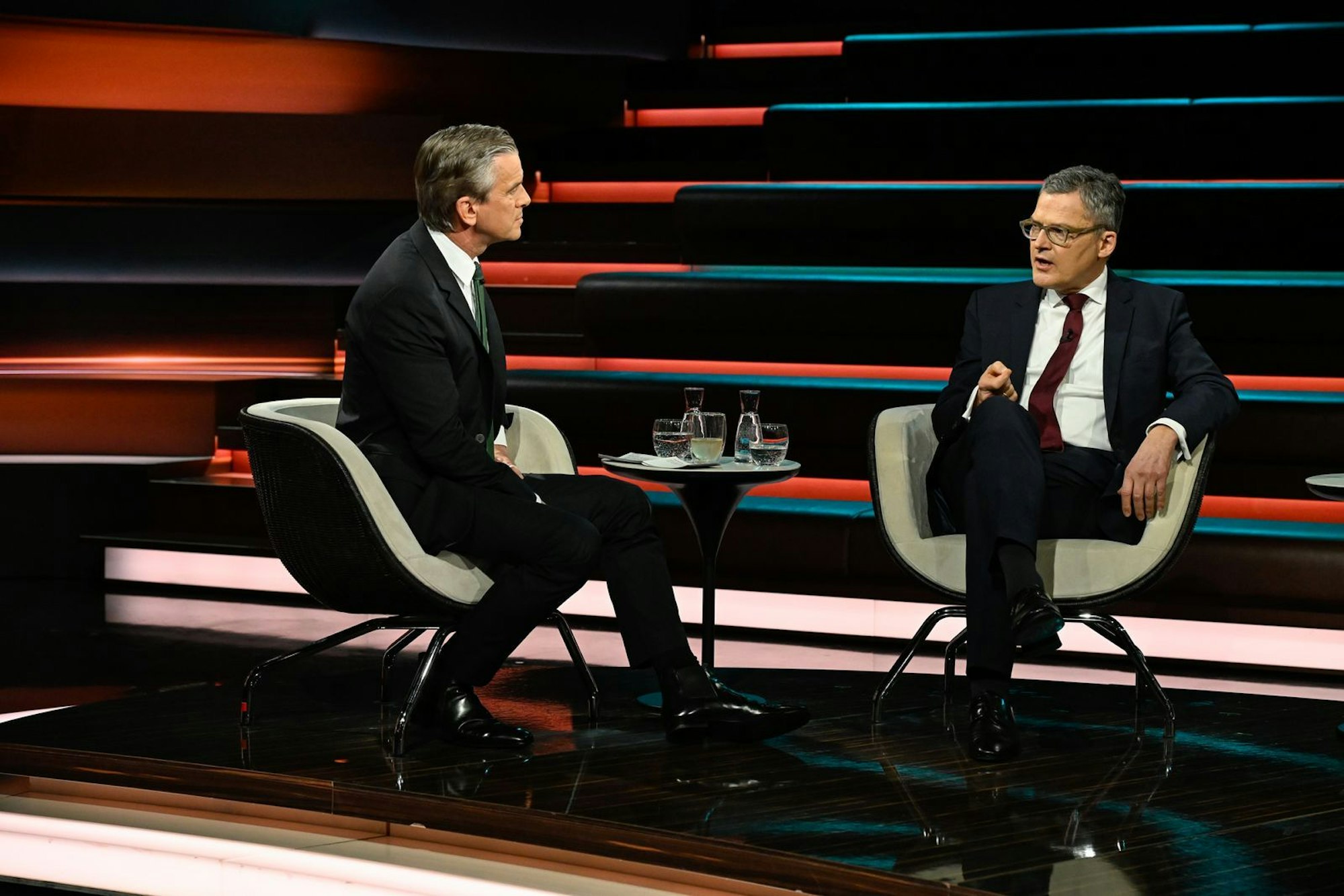 Bei „Markus Lanz“ stellte sich CDU-Politiker Roderich Kiesewetter der Frage, ob die Union an ihrer Brandmauer zur AfD festhalte. Seine klare Antwort überraschte den ZDF-Moderator. (Bild: ZDF/ Markus Hertrich)