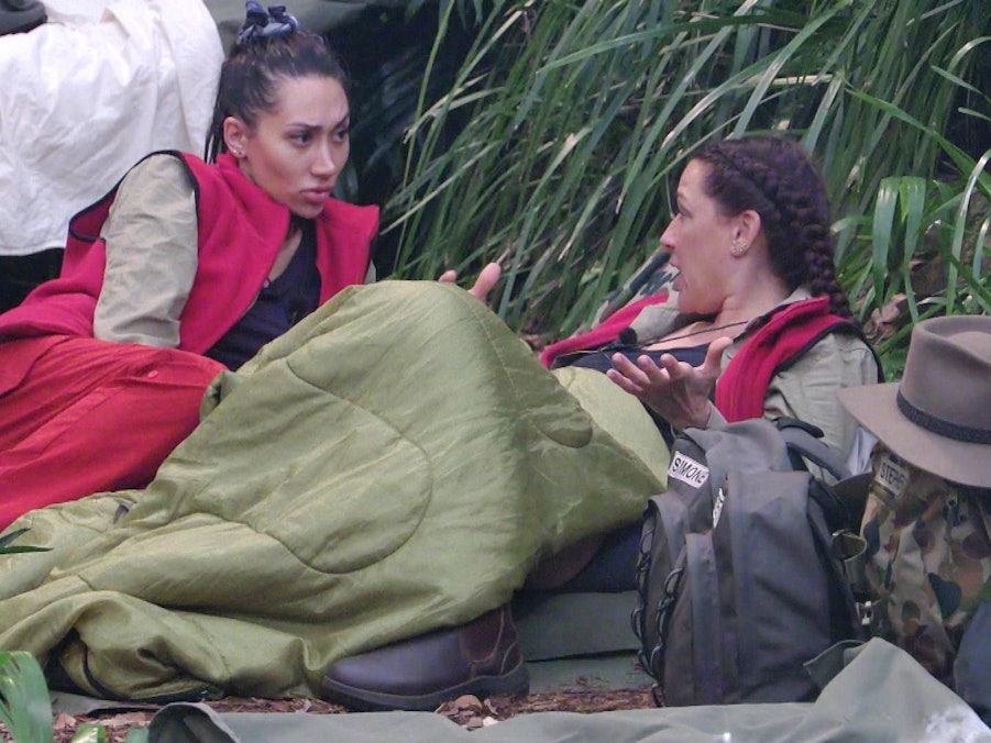 Samira Yavuz und Simone Ballack im RTL Dschungelcamp