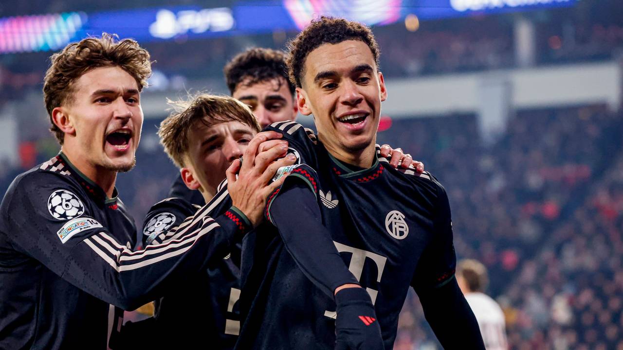 Jamal Musiala macht einen Torjubel nach seinem Treffer.