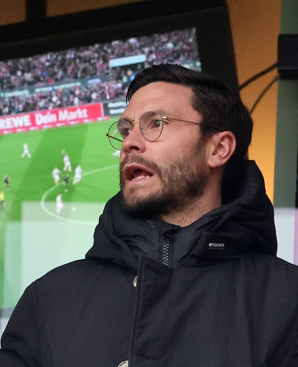 Jonas Hector als Zuschauer beim 1. FC Köln.