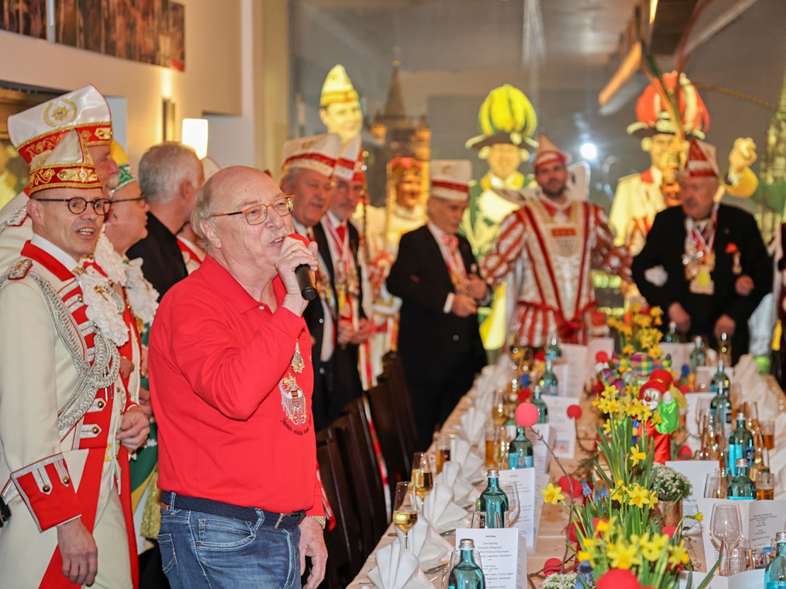 Wicky Junggeburth singt für den „Tisch 12“.