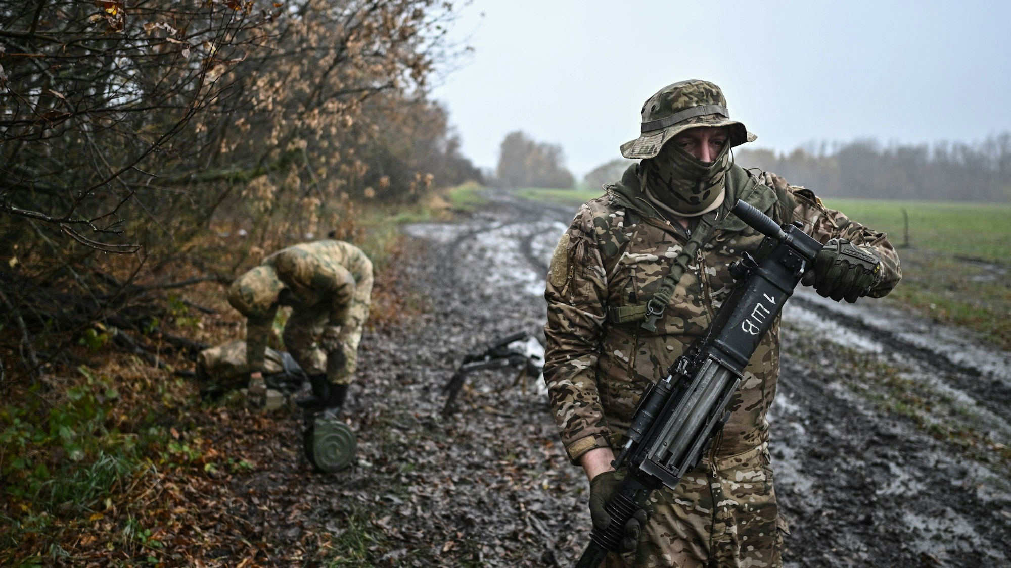 Soldaten einer russischen Einheit für Sabotage und Aufklärung sind auf einem Übungsgelände in der Region Kursk zu sehen.
