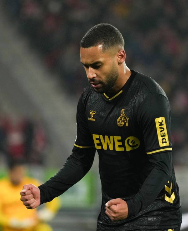 Linton Maina jubelt gegen Freiburg.