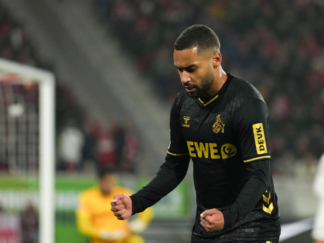 Linton Maina jubelt gegen Freiburg.