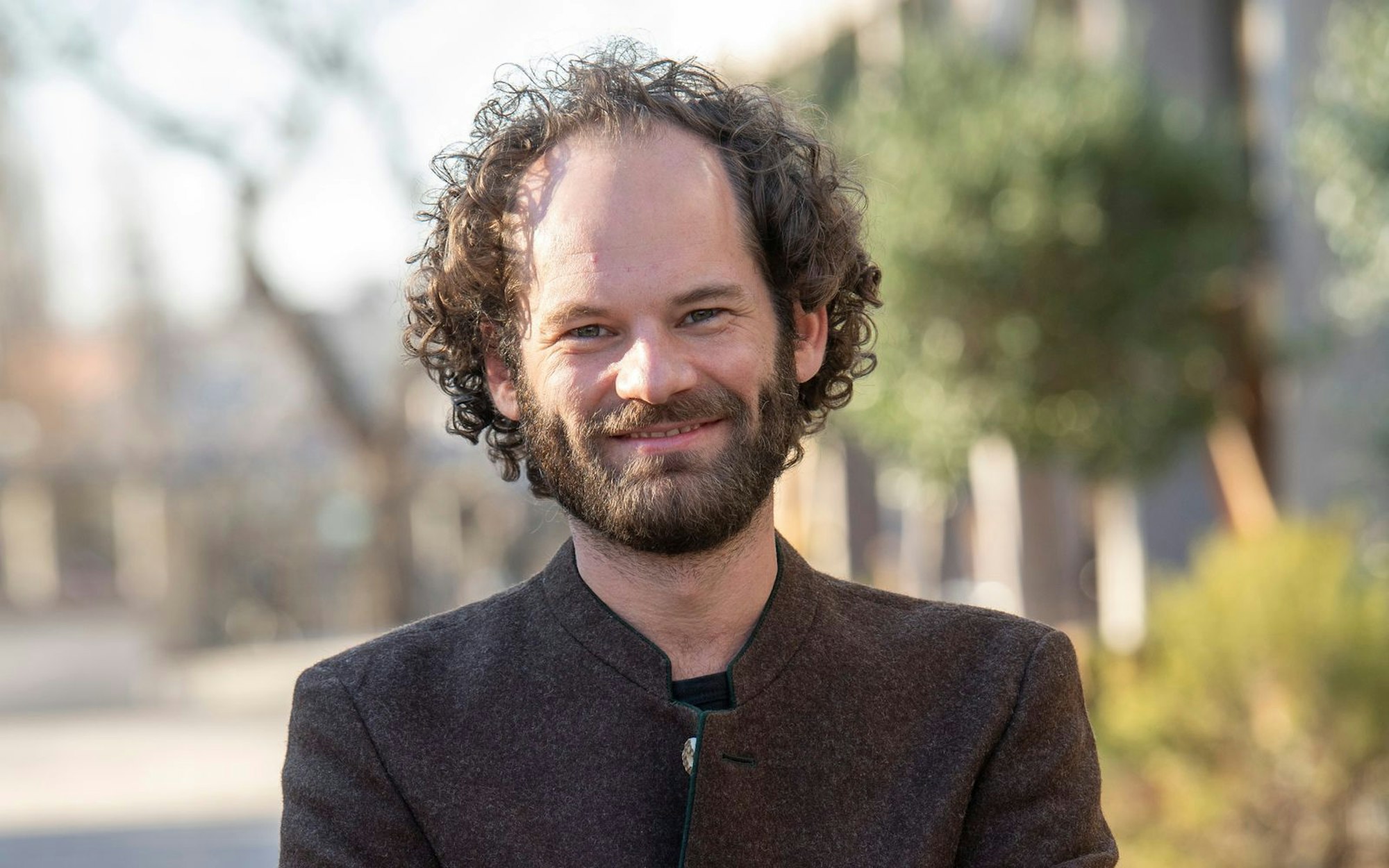 Maximilian Schafroth reiste für einen satirschen Sketch nach Grönland. Der kam bei den Einwohnerinngen und Einwohnern nicht gut an. (Bild: 2021 Getty Images/Hannes Magerstaedt)