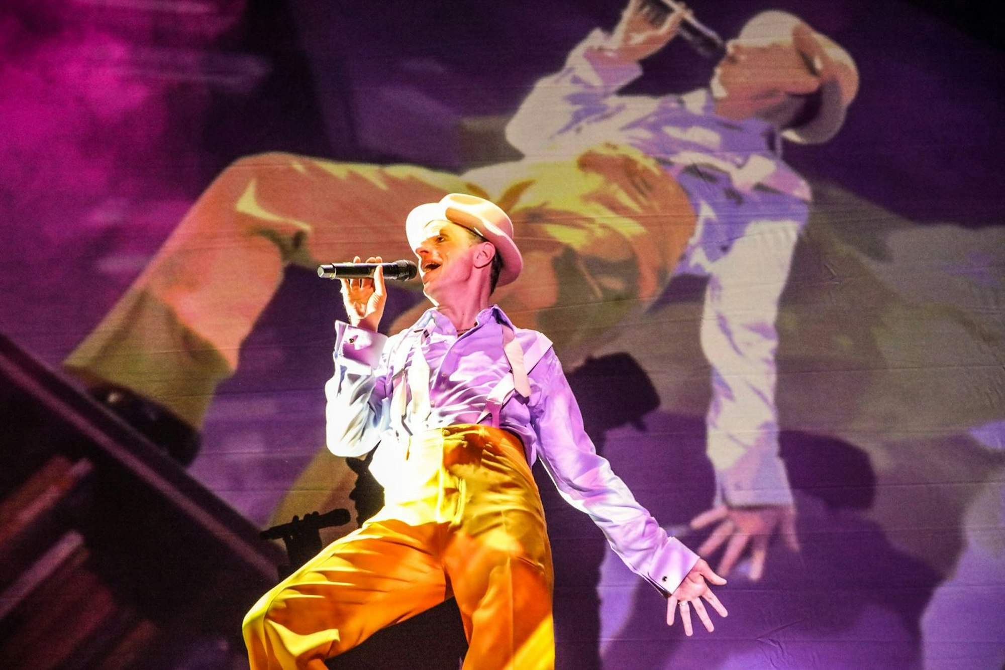 Der Schauspieler Alexander Scheer geht ab März mit „Heroes“ auf Deutschlandtour. (Bild: Just Loomis)