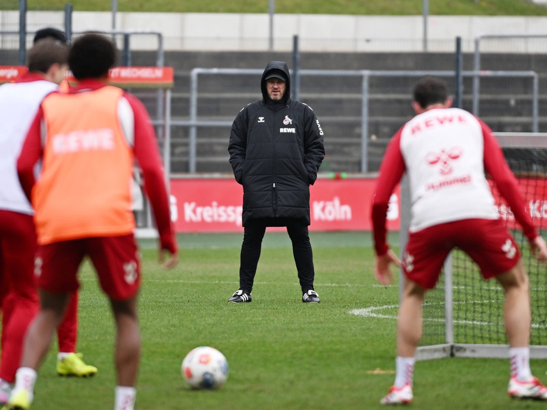 Lukas Kwasniok im Training des 1. FC Köln.