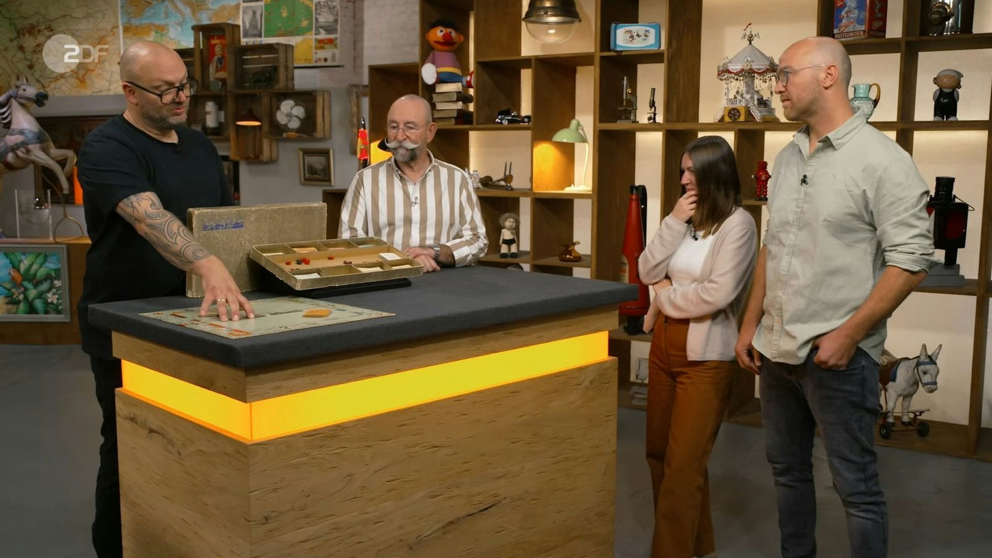 „Es wird wahrscheinlich teuer“, vermutete Horst Lichter nach der Expertise von Sven Deutschmanek. (Bild: ZDF)