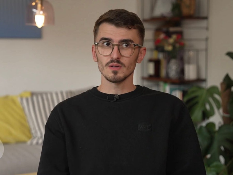 „Ich weiß nicht immer genau, was in der Küche passiert“: Kevin (29) gibt sich selbstkritisch. (Bild: RTL)