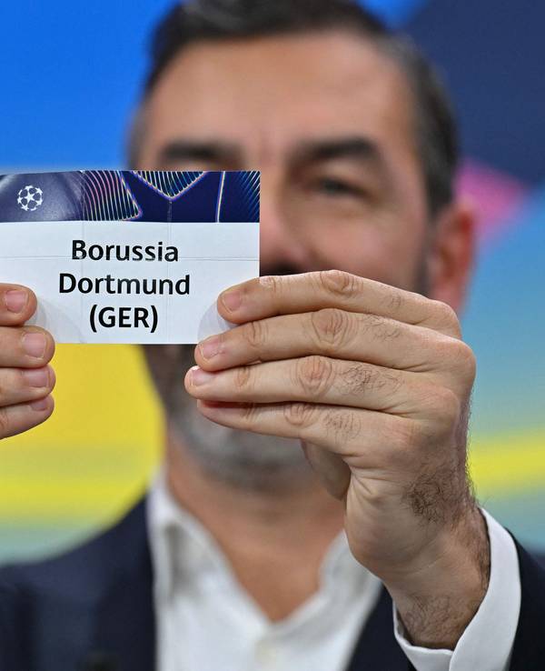 Borussia Dortmund spielt in der Zwischenrunde gegen Atalanta Bergamo.