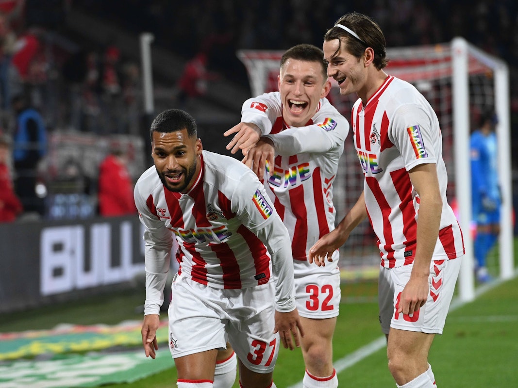 Linton Maina jubelt über sein Tor.