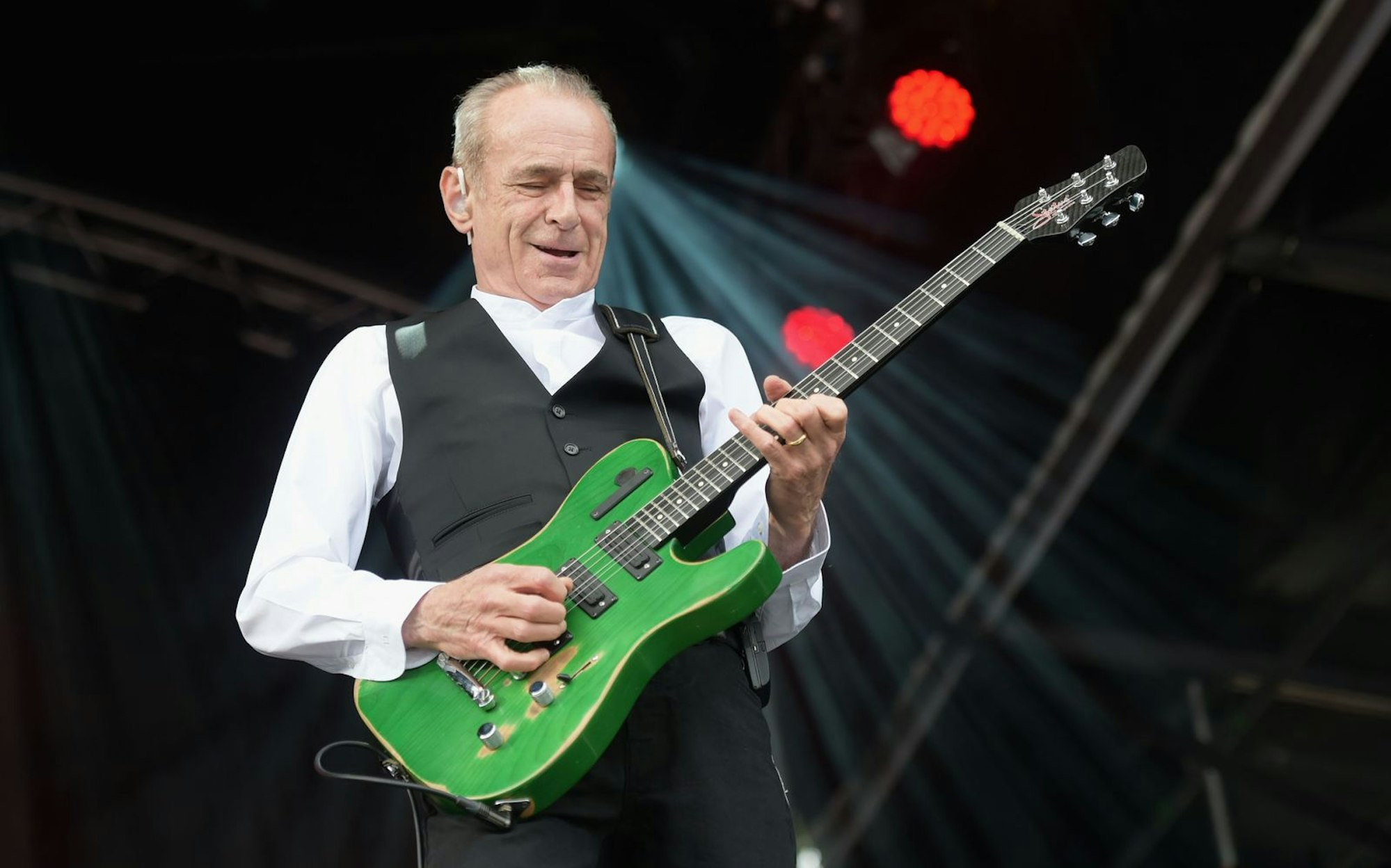 Francis Rossi, bekannt als Frontmann von Status Quo, hat mal wieder ein Solo-Album veröffentlicht und verspricht eine „echte Abkehr“ von seinem bisherigen Stil. (Bild: Getty Images/Tom Dulat)