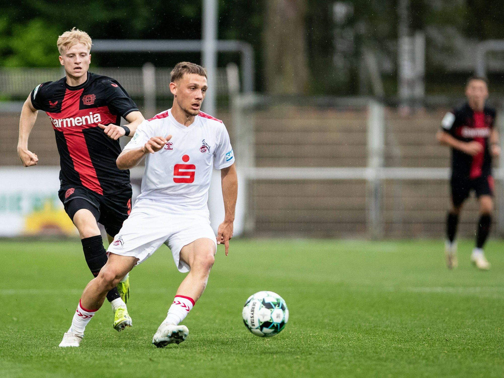 Jakob Krautkrämer am Ball.