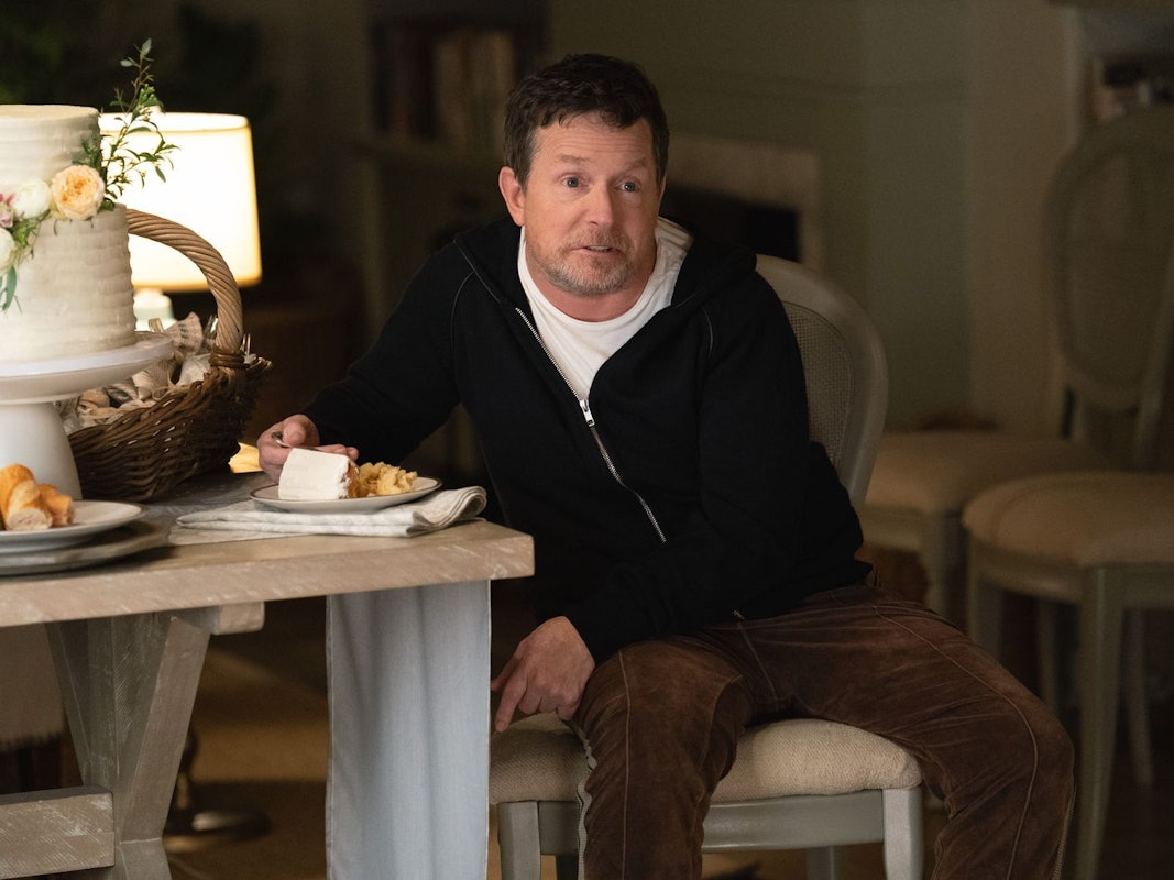 In der Apple-Dramedy „Shrinking“ wagt sich Michael J. Fox seit langem wieder vor die Kamera. (Bild: Apple)