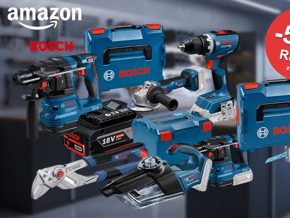 Bosch Professional Werkzeug vor einer verschneiten Baustelle mit Baugerüst im Winter in einer Innenstadt. Dabei Bosch Professional Akkubohrschrauber, Hammer, Schlagbohrmaschine, Winkelschleifer, Werkzeugkoffer, Säbelsäge, Elektrohobel.