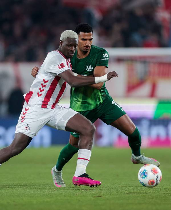 Ragnar Ache im Duell mit Moritz Jenz.