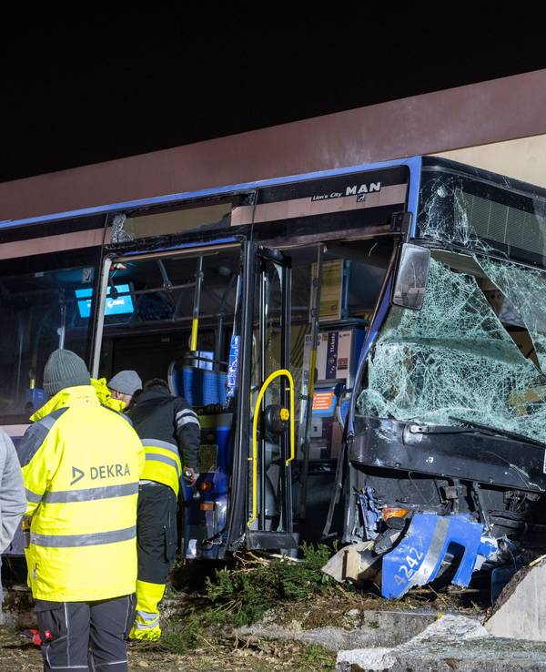 Verunglückter Linienbus in München.