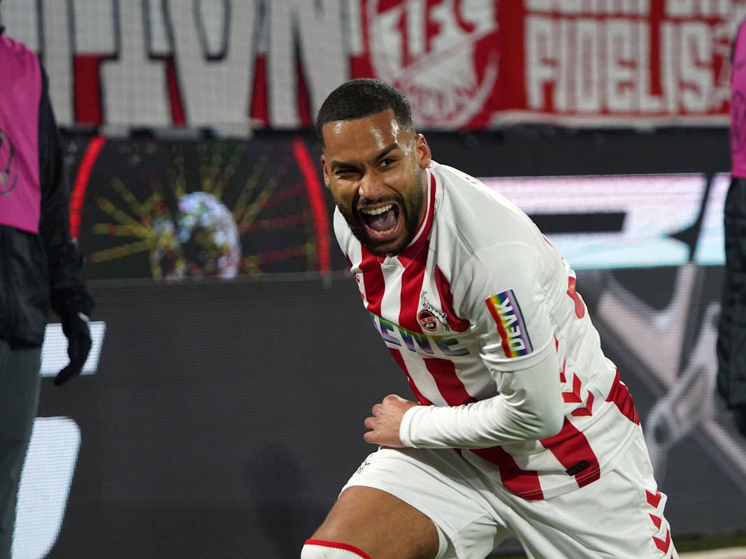 Linton Maina jubelt gegen Wolfsburg.