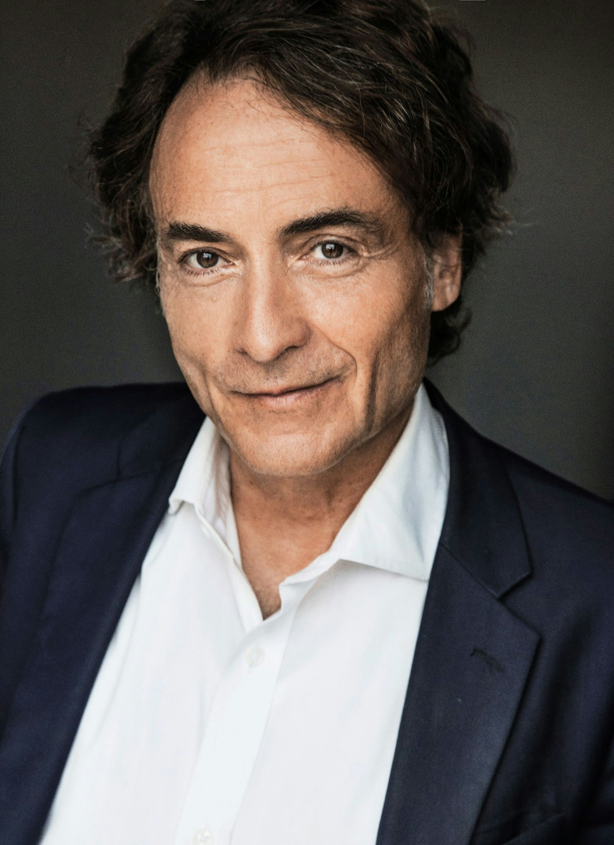 Giovanni di Lorenzo gilt als eine der wichtigen intellektuellen Stimmen Deutschlands. Der Medienmacher und Top-Journalist kennt sich zudem bestens mit der Heimat der Olympischen Winterspiele aus. Di Lorenzo, 1959 geboren, wuchs sowohl in Italien als auch in Deutschland auf. Seine Mutter ist Deutsche, der Vater Italiener. (Bild: Vera Tammen)