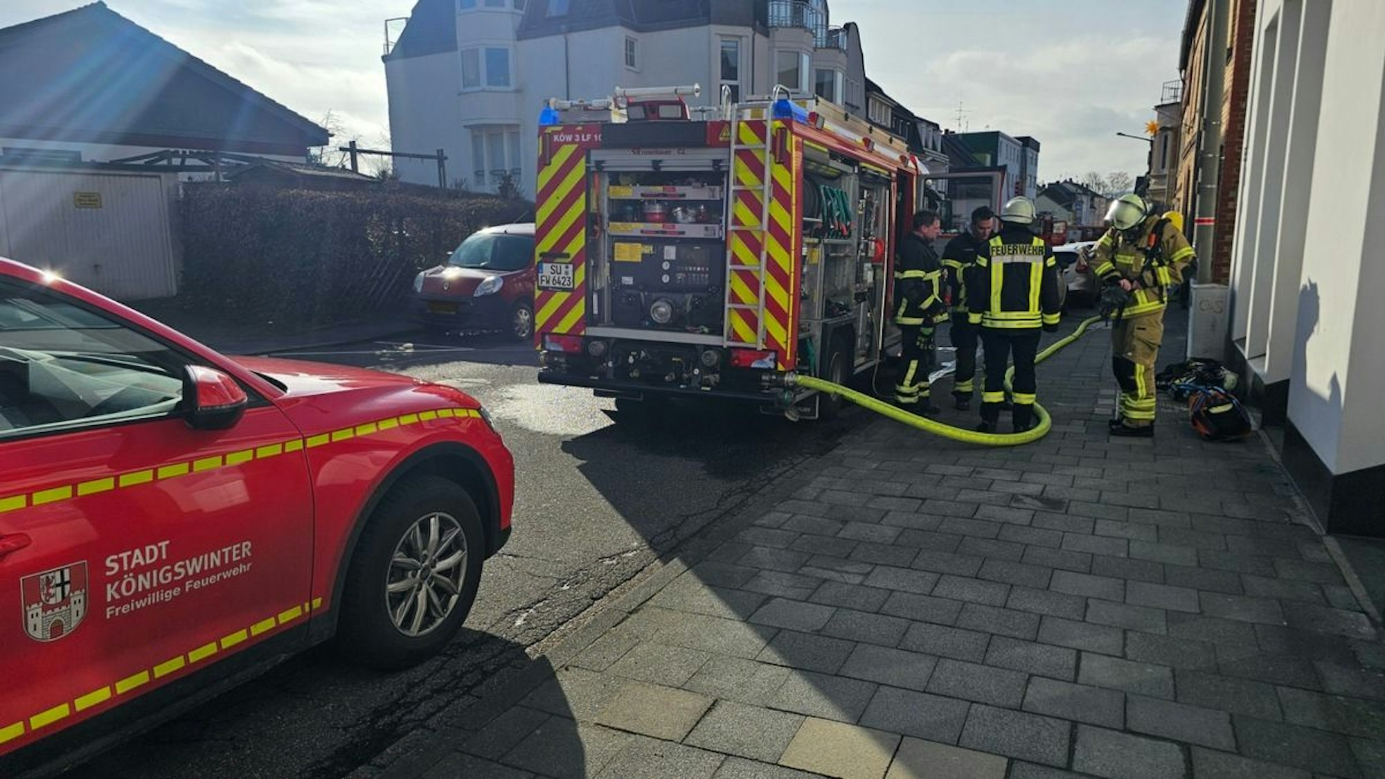 Feuerwehrauto der Feuerwehr Königswinter im Einsatz.