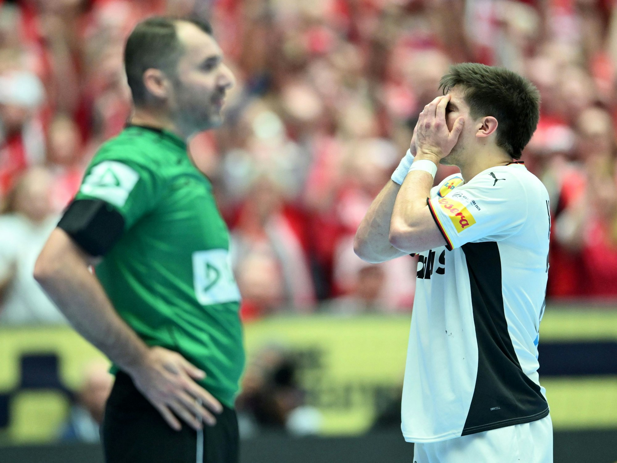 Renars Uscins reagiert im EM-Finale gegen Dänemark enttäuscht.