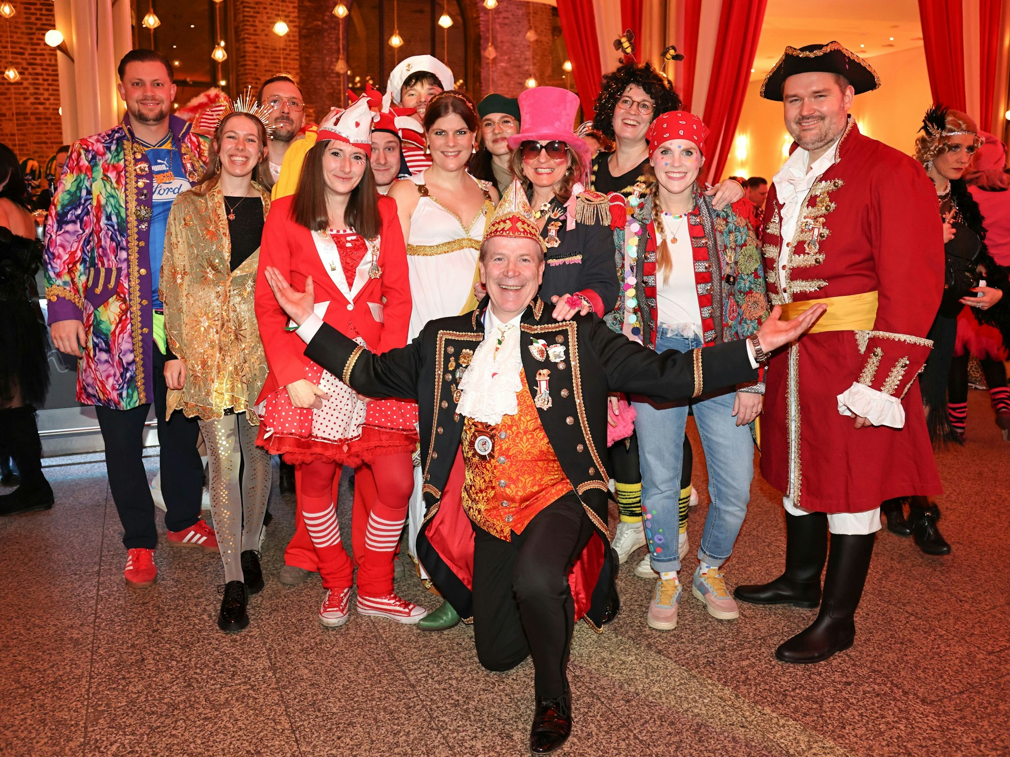 Christoph Kuckelkorn mit seinem Mitarbeiterteam.