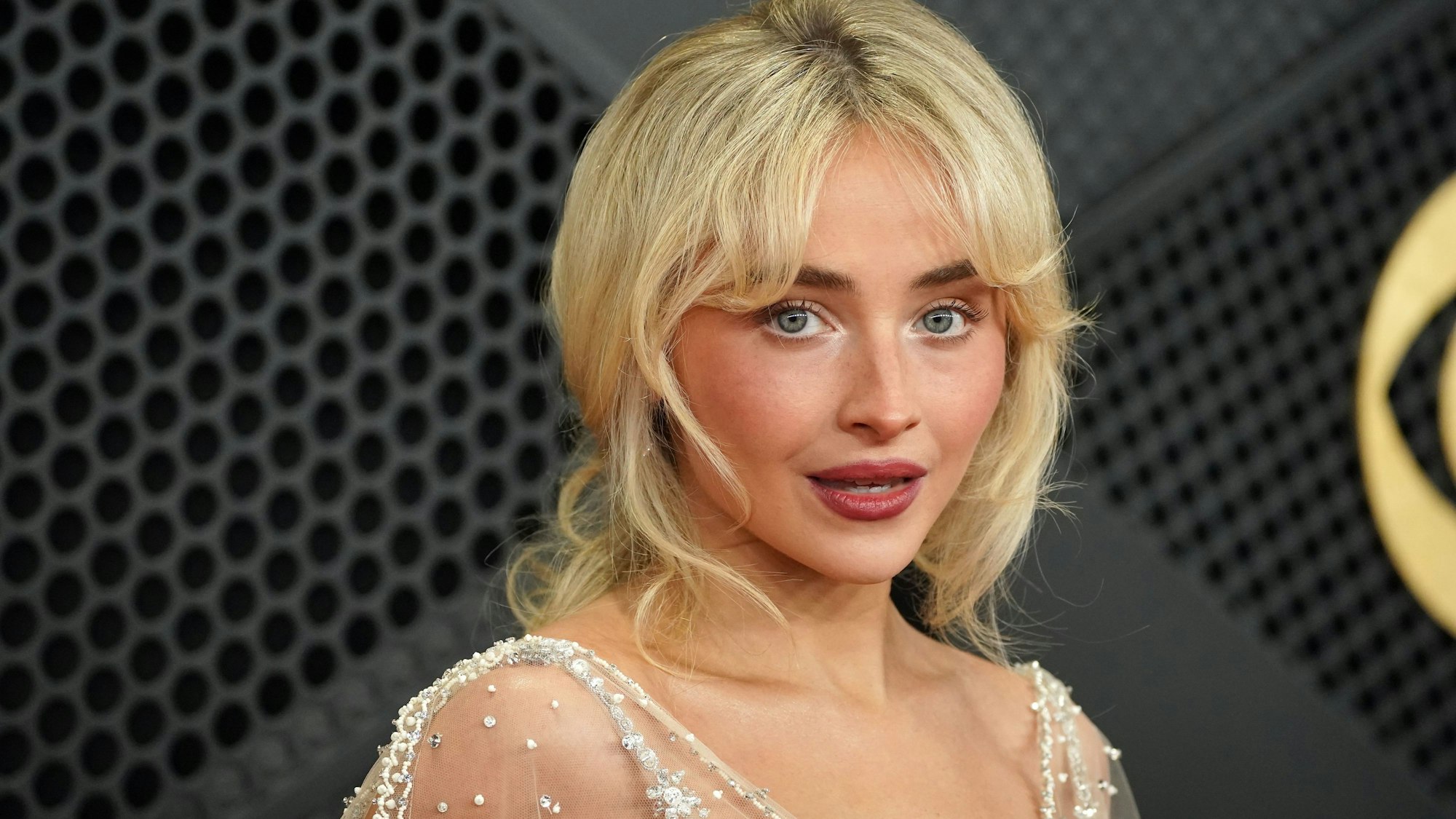 Sabrina Carpenter bei den 68. Grammys.