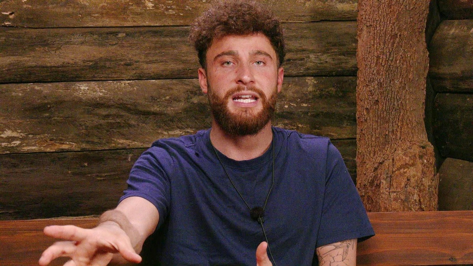 Umut behauptet, nie richtig mit Reality-Star Jana-Maria zusammen gewesen zu sein. (Bild: RTL)