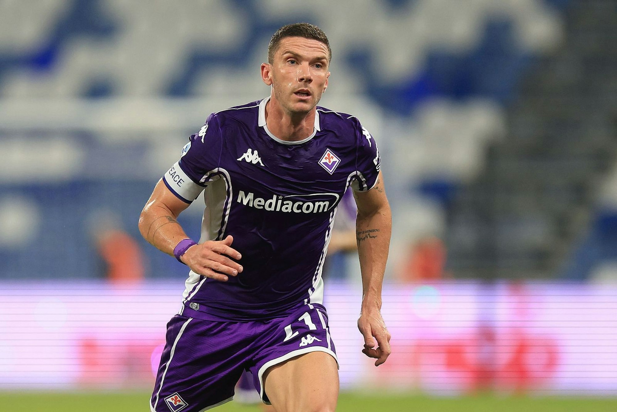 In der jüngsten Ausgabe seines Podcasts begrüßte Robin Gosens die Sportjournalistin Monica Lierhaus zum Gespräch. (Bild: Getty Images / Gabriele Maltinti)