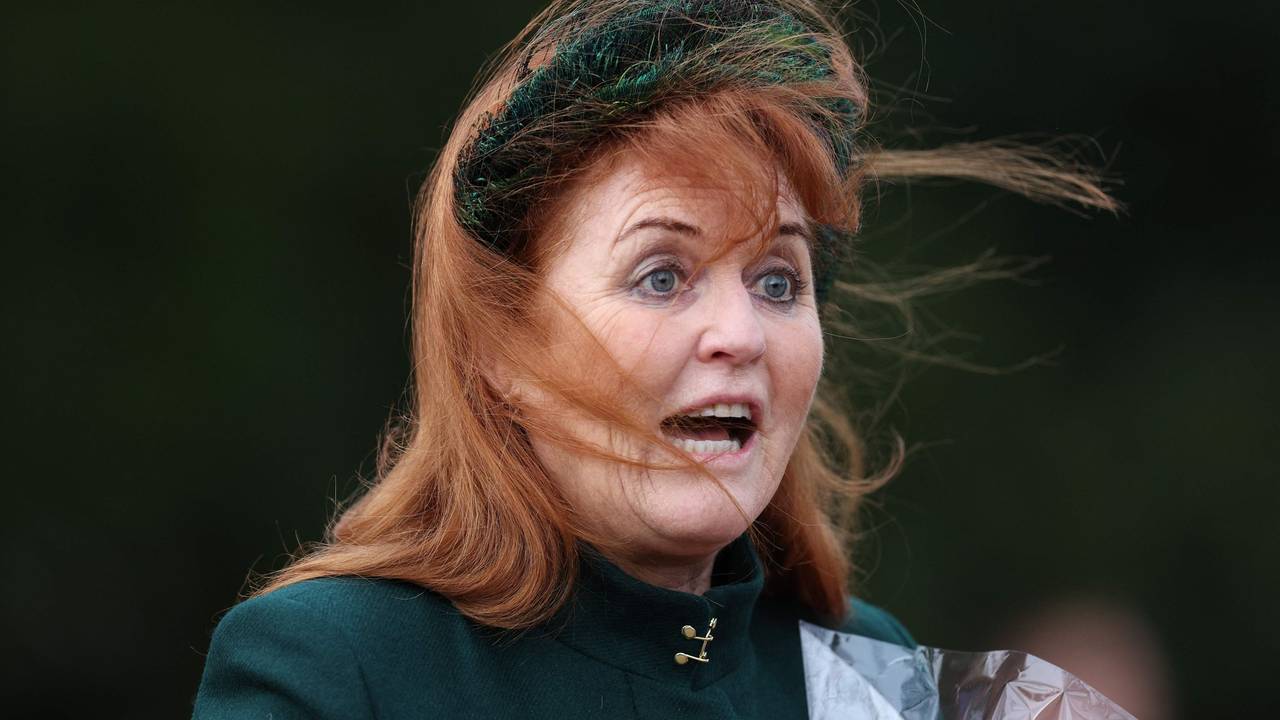 Sarah Ferguson macht ein überraschtes Gesicht.