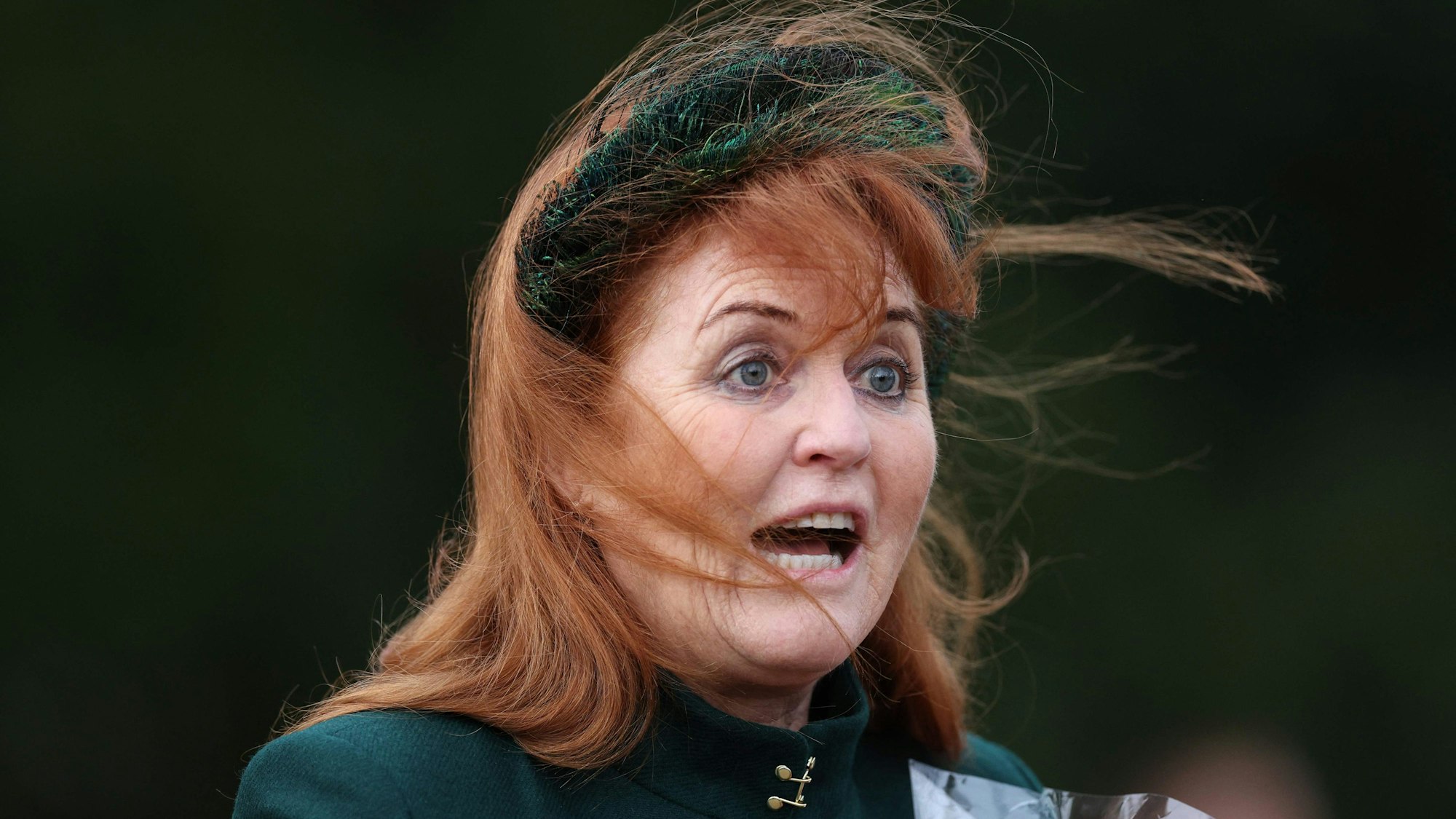 Sarah Ferguson macht ein überraschtes Gesicht.