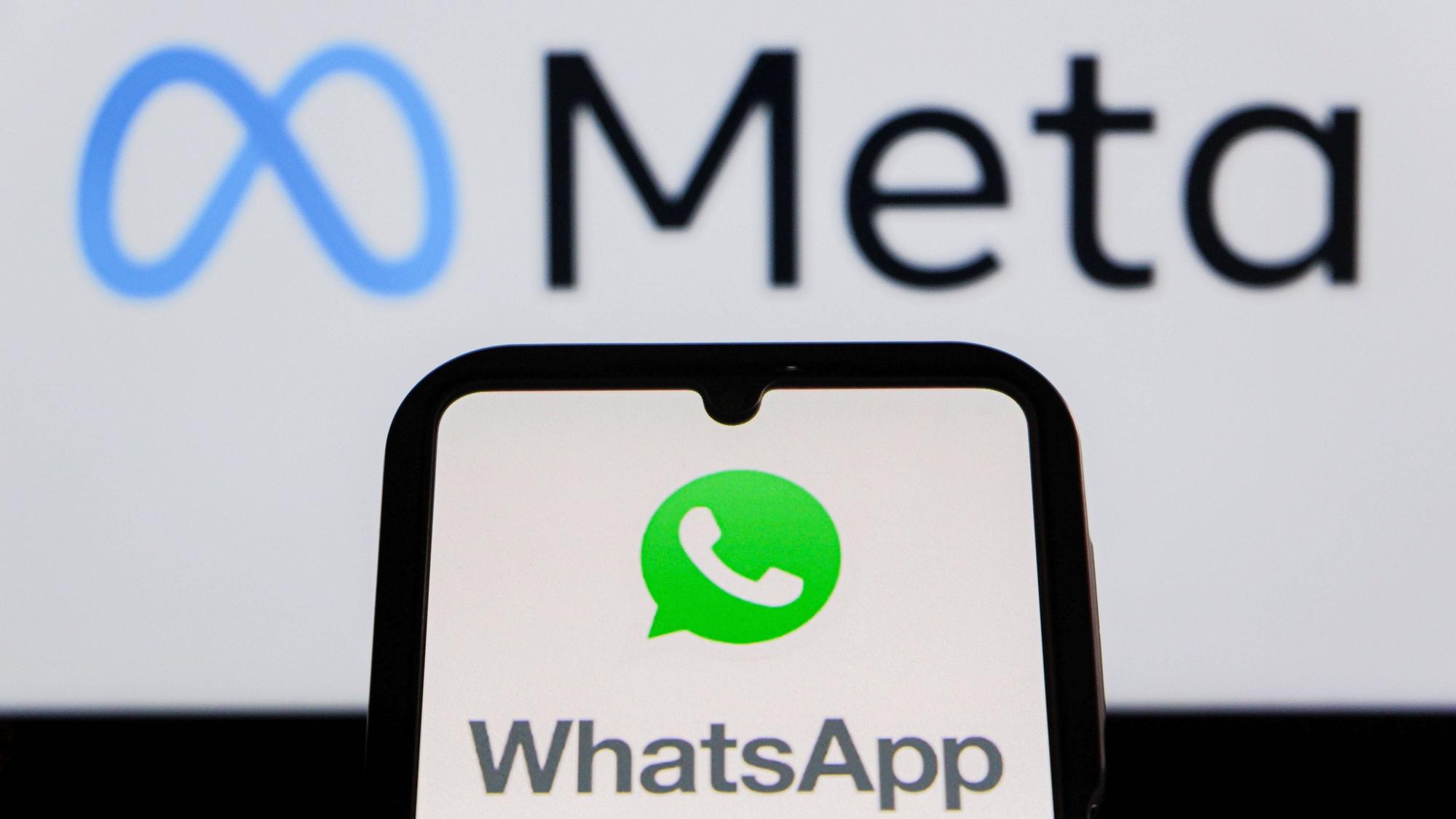 Smartphone mit Symbol und Schriftzug