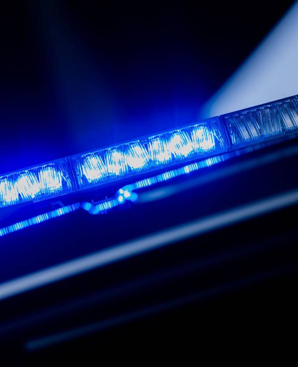 Arbeiter einer Entrümpelungsfirma fanden die Leiche einer Frau in Monheim. Die Polizei ermittelt.
