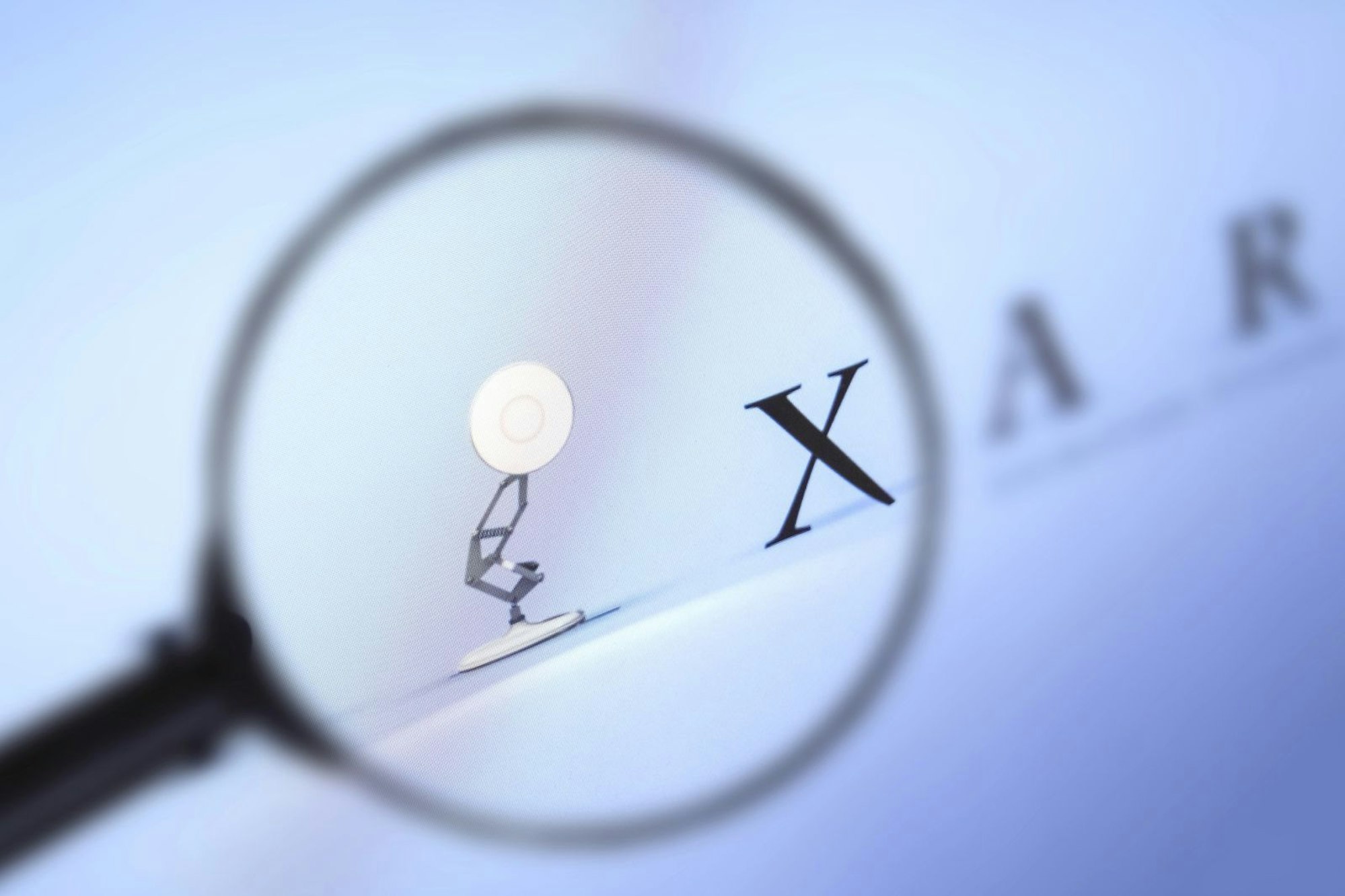 Kleine Lampe - ganz groß: Seit Anfang der 1990er-Jahre ist das kecke Lämpchen Teil des Pixar-Logos. (Bild: IMAGO / Depositphotos)