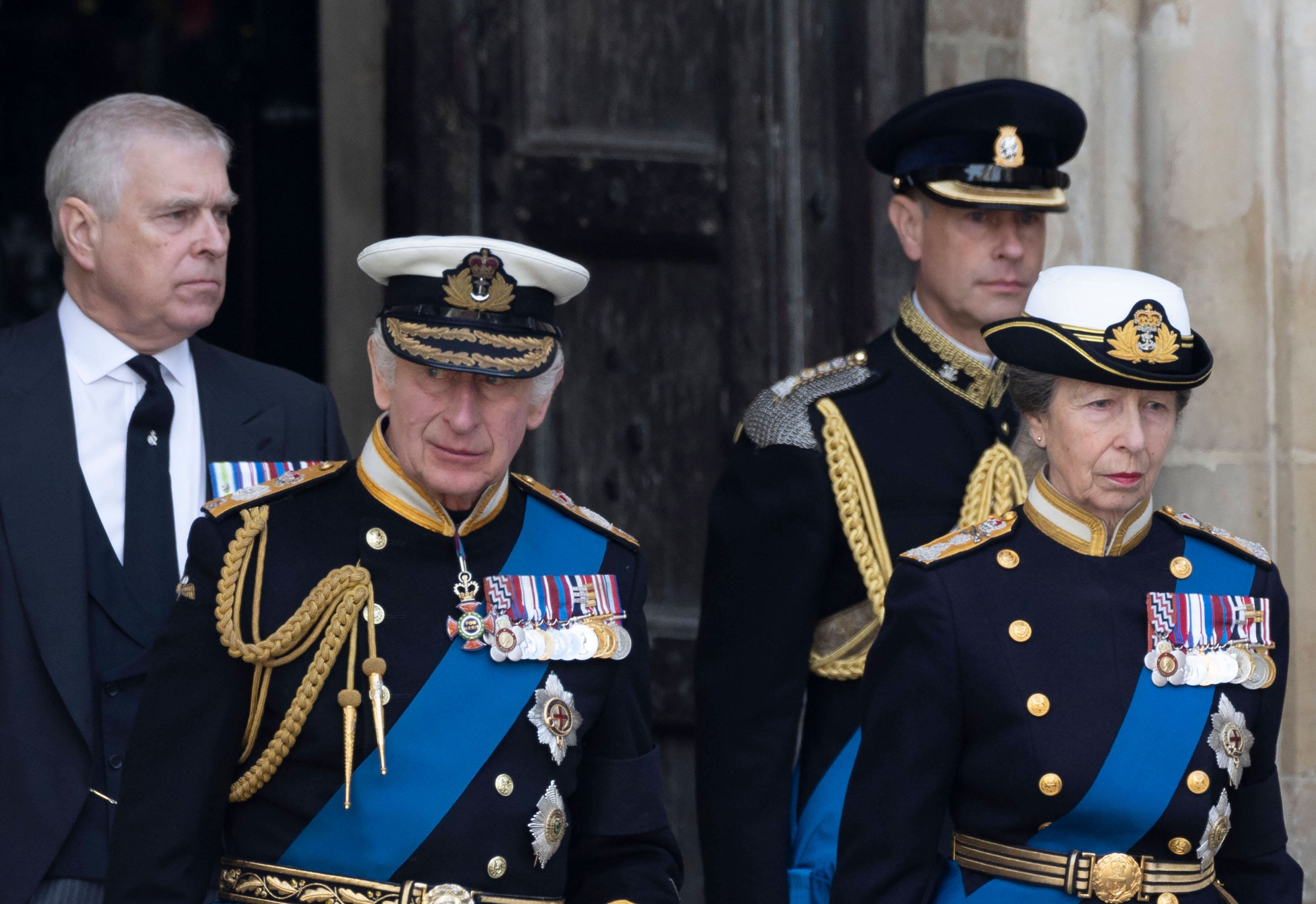 König Charles III., Prinz Andrew und Prinzessin Anne