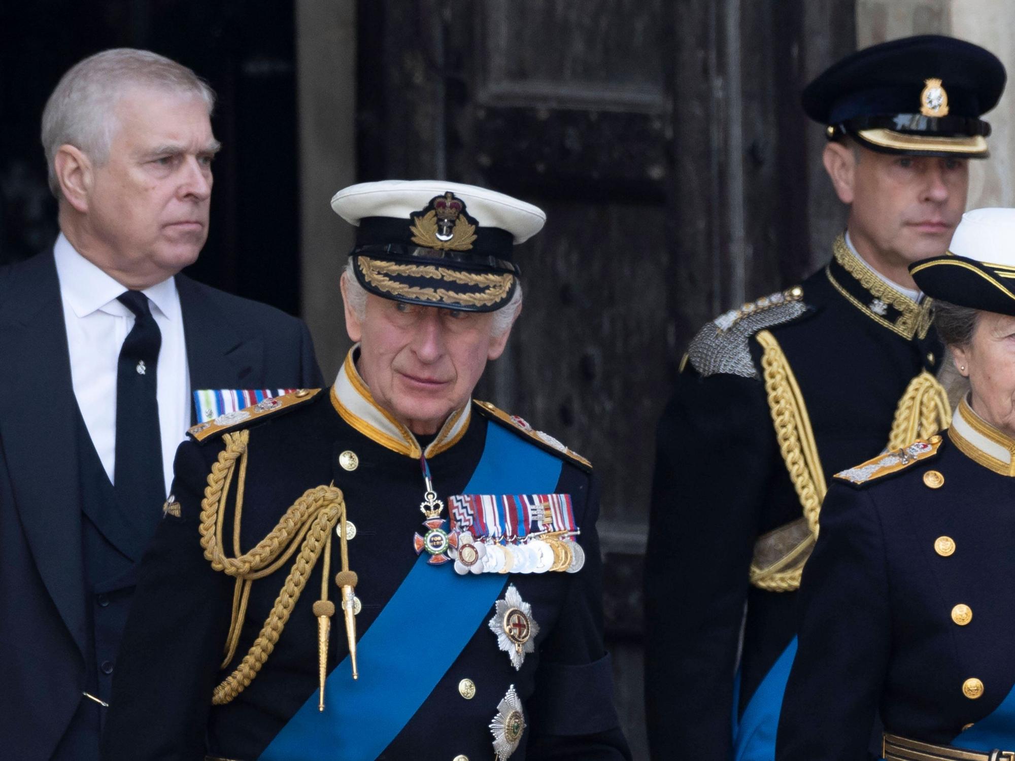 König Charles III., Prinz Andrew und Prinzessin Anne