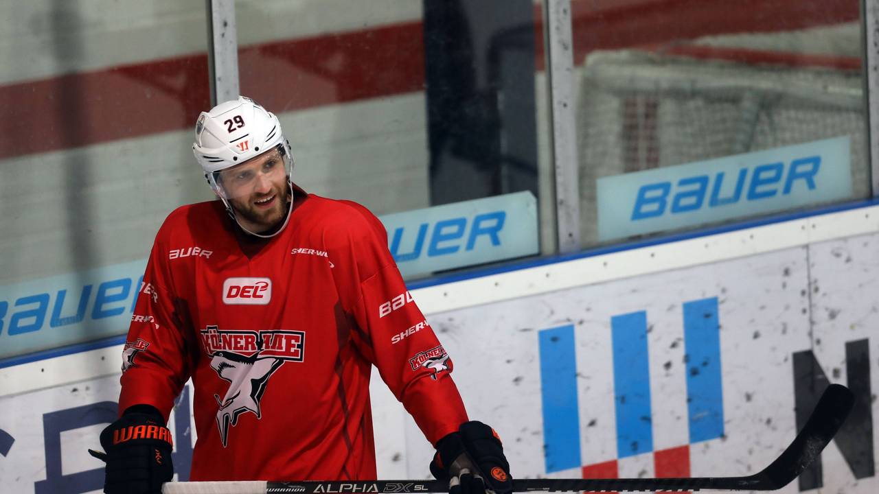 Leon Draisaitl als Gast beim KEC-Training in Haie-Montur.