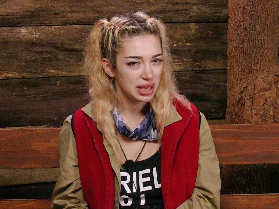 Ariel erzählt eine private Geschichte, die Gil Ofarim berührt. (Bild: RTL)