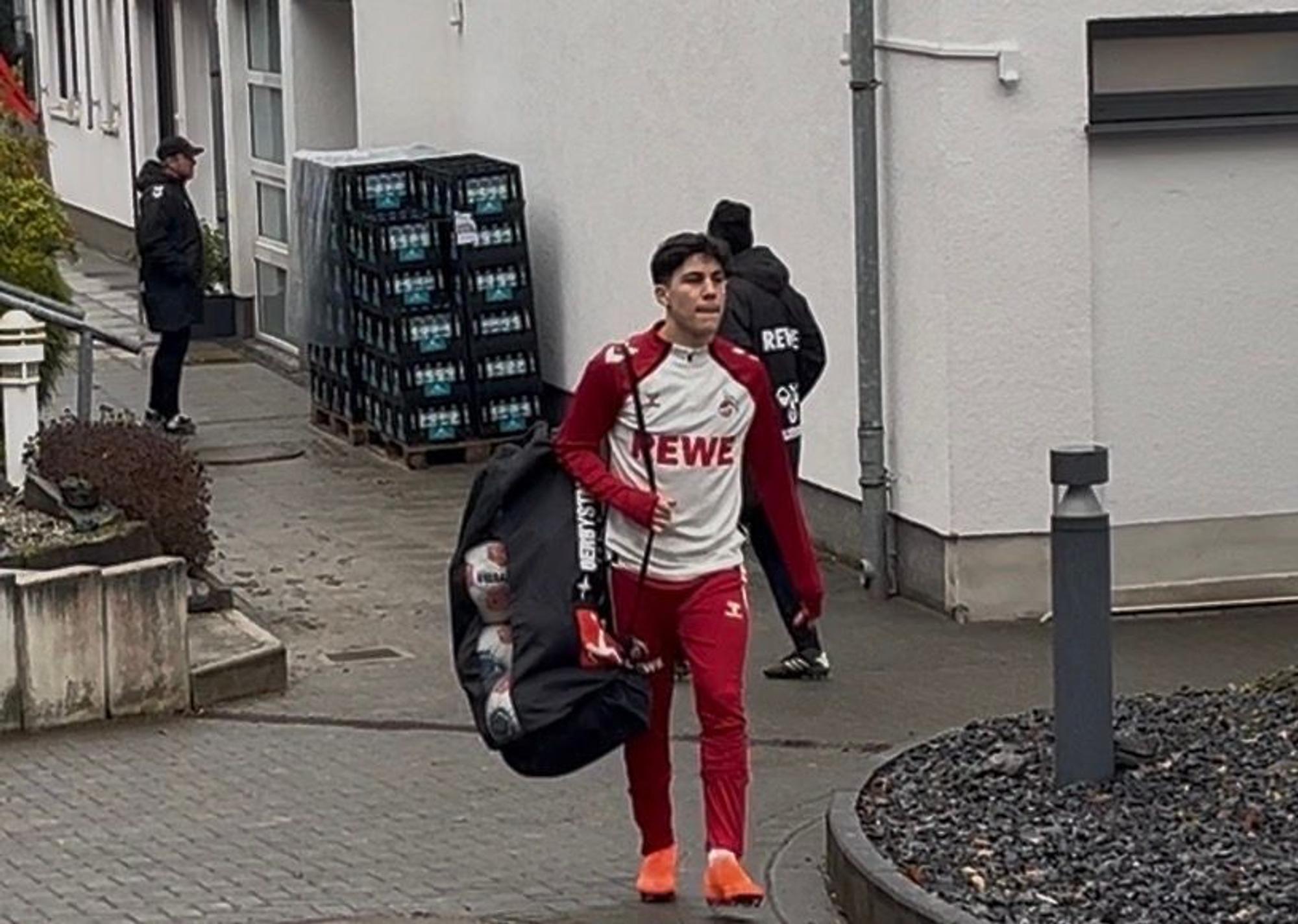 Felipe Chavez nahm einen Tag nach seinem Transfer nach Köln direkt das Training auf.