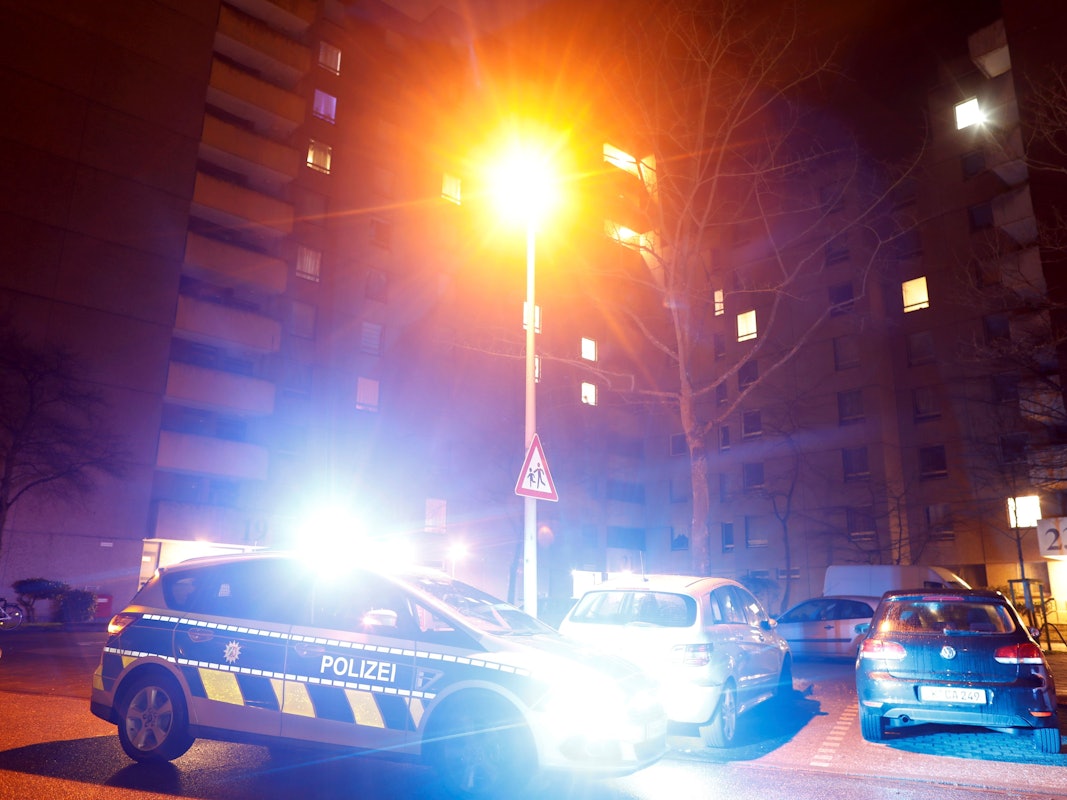 Ein Polizeiwagen bei einem Einsatz in Köln (Symbolfoto)
