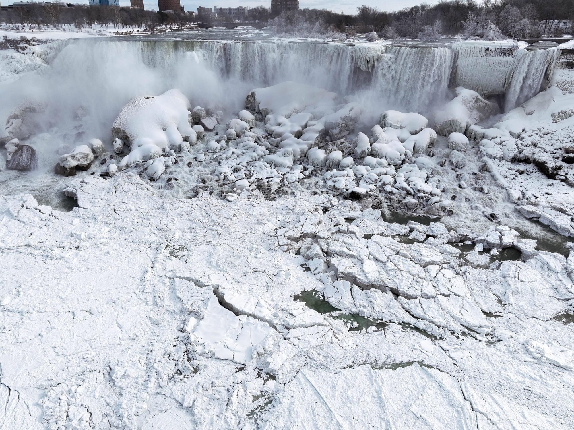 Gefrorene Niagarafälle.
