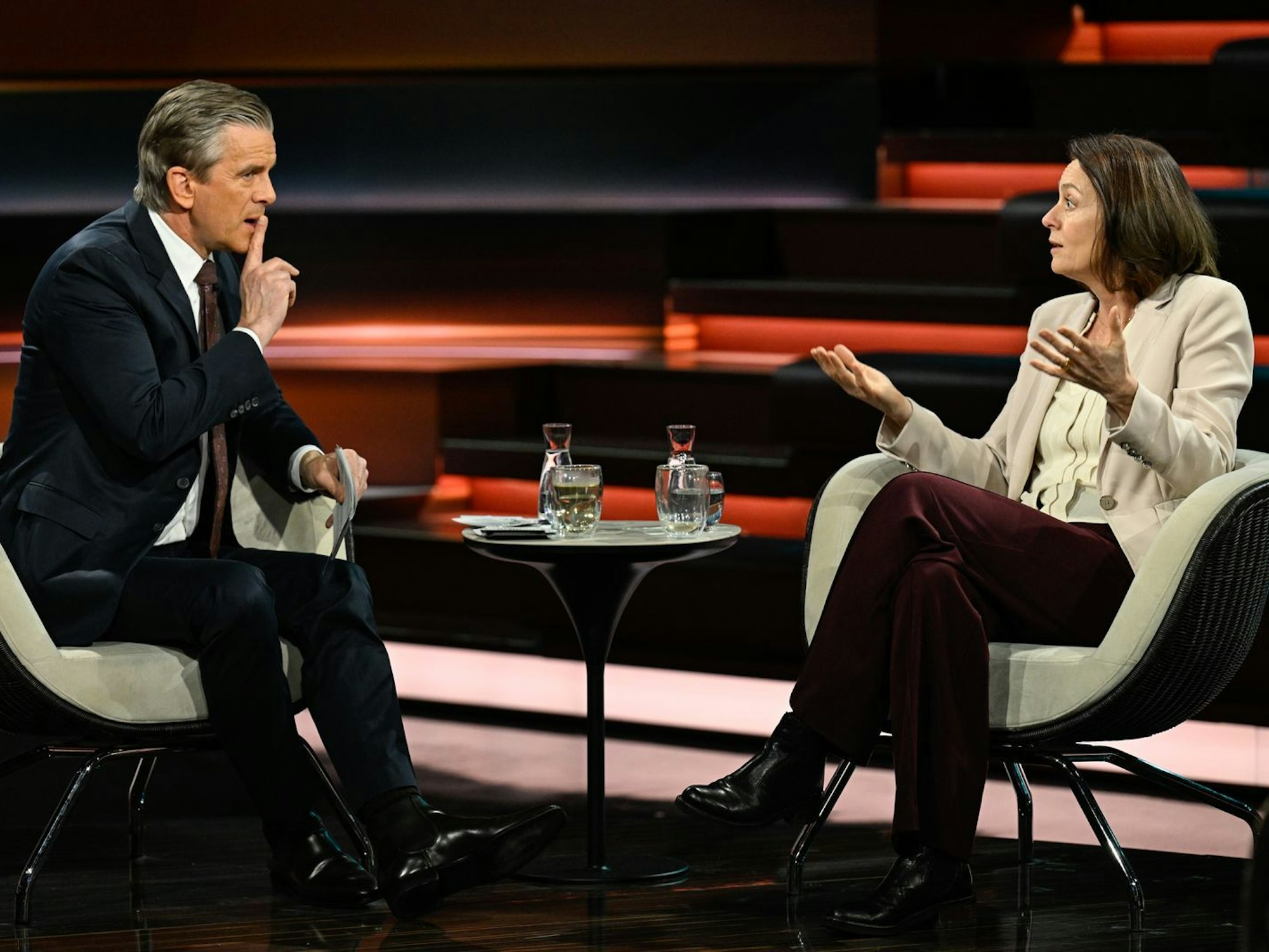 ZDF-Moderator Markus Lanz debattierte mit SPD-Politikerin Katarina Barley über mögliche Kriegsverbrechen Russlands in der Ukraine. (Bild: ZDF / Markus Hertrich)