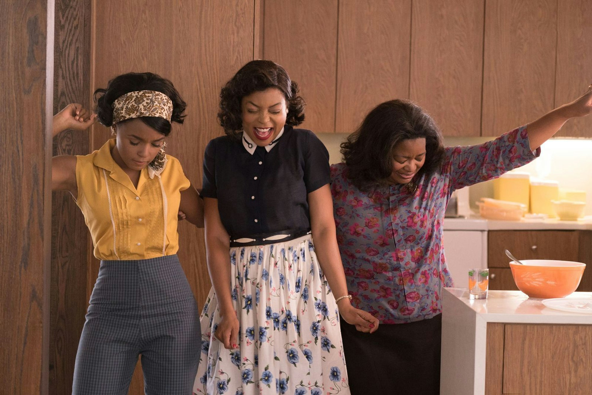 Mary (Janelle Monáe, links), Katherine (Taraji P. Henson, Mitte) und Dorothy (Octavia Spencer) sind befreundet. (Bild: 2016 Twentieth Century Fox Film Corporation. All rights reserved. / Peter „Hopper“ Stone)