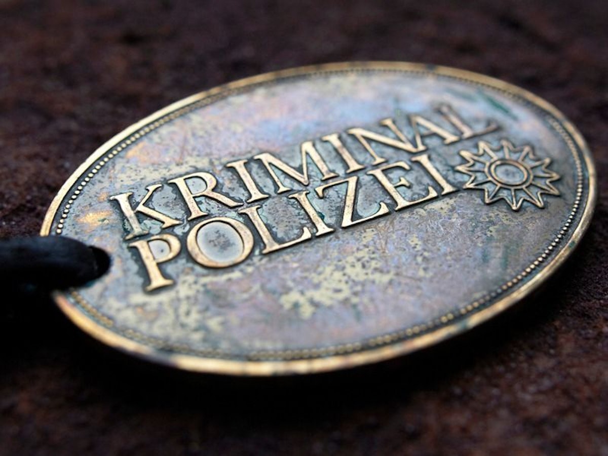 Ein Polizeiauto mit Blaulicht (Symbolbild).