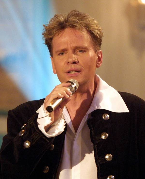 Christian Franke singt.