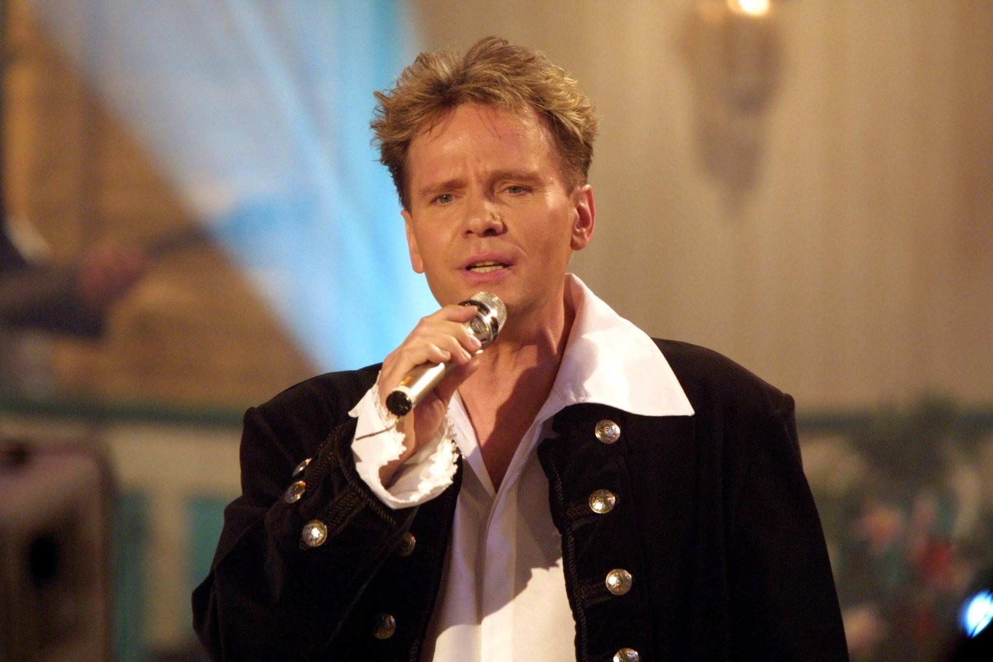 Christian Franke singt.